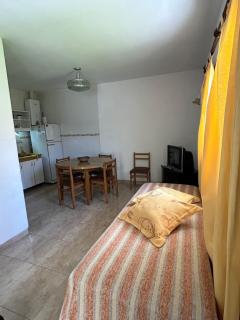 Casa en Mar Del Plata con parque, parrilla y cochera cubierta a dos cuadras del mar - Mar del Plata - 6