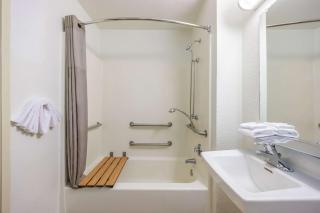 Studio 6 Seattle, WA Sea Tac Airport South - 3