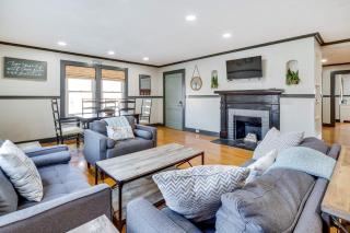 Bright Brevard Home Near Downtown and Trails - Brevard - 0