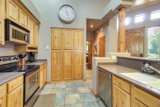 Unwind Fireside Spacious Torreon Cabin with Deck! - 4