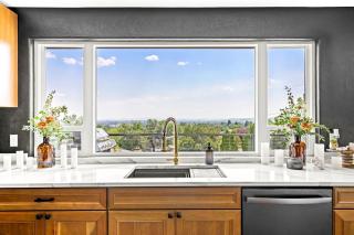 Great Falls Premier Retreat by Wrecked & Refined Stunning Views Hot Tub Family Fun - 6