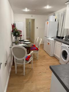 Compact and friendly price room - Londra - 6