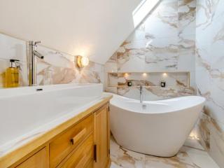 Private Lodge with Spa and Sauna - 7