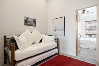 Iconic stay for 6 10 Min Drive to Base, Full Kitchen, Private Hot Tub, Restaurants Nearby! - Park City - 2
