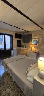 Servants' Quarters Studio Apartment - La Valletta - 4