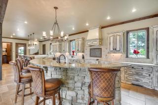 Spacious Edmond Vacation Rental with Hot Tub! - Edmond - 9