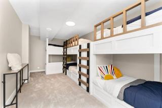 BunkBedDreams,10 Beds,Near Rogers place and Nait - 9