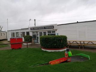 Budget 3 Bedroom Caravan with Decking at Heacham - Heacham - 6