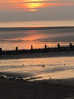 Family 3 Bedroom Caravan at Heacham Beach - Hunstanton - 9