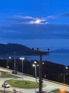 Mirando al canal - 1