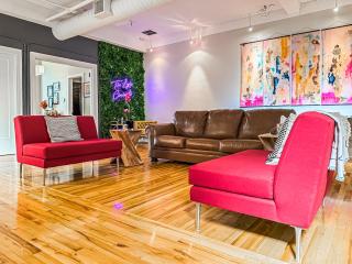 The Historic Lyric Penthouse with Private Rooftop - 9
