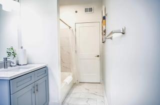 Less than 1mi to Little Caesars Arena, 2BR with Free Parking - Detroit - 9