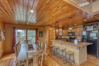 Sawtooth Lodge - Pool access! - Lead - 5