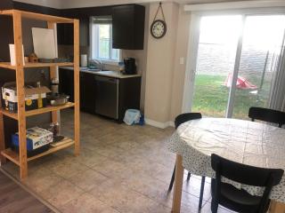Room in neat comfy house - Kitchener - 2