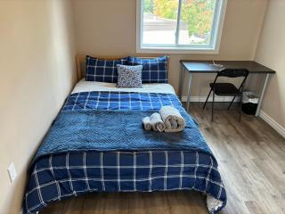 Room in neat comfy house - Kitchener - 5