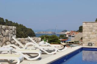 Family-friendly apartments with swimming pool Pomena, Mljet - 22317 - 2