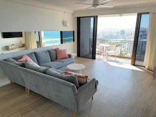 Royal Palm Resort on the Beach - Gold Coast - 5
