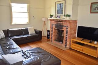 Yia Yias Place - Bring your own linen. - 7