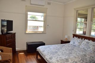 Yia Yias Place - Bring your own linen. - 3