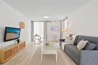 Cozy Central Beachfront Surfers Paradise - 7