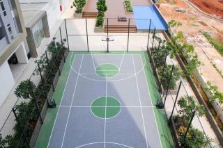 Modern Look and Restful Studio at 32th Floor Vasanta Innopark Apartment By Travelio - Bekasi - 7