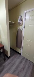 RIVIERa MOTEL - - 6