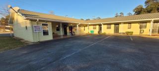RIVIERa MOTEL - - 4