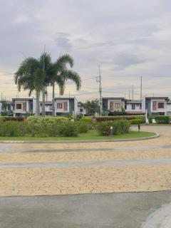 Homestay at Phirst Park Homes Tanza - Tanza - 5