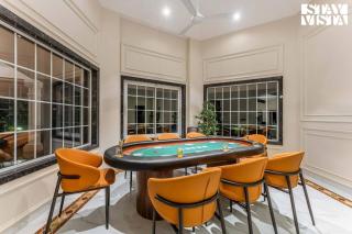 StayVista at Dolce Montagna w Pool, Karaoke & Bar - 5