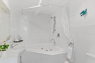 2 Whitecrest Great Ocean Road Resort - Ocean Views - Wongarra - 2