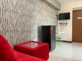 Homey and Comfortable 1BR at Cinere Resort Apartment By Travelio - Depok - 8