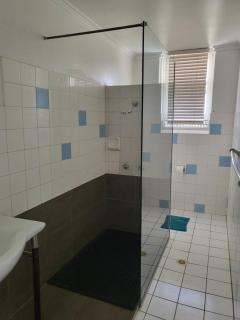 Sunsetcourt Budget holiday apartments surfers paradise - 6