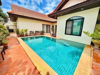 Luxury 205sqm Pool Villa in Central Location 5min to Beach & Walking Street - 1