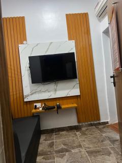 J Gibson suite - Lekki - 8