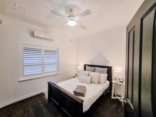 Peters Rest Central Wagga - 0