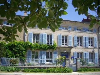 Charmante maison au cœur des vergers avec cheminée, jardin secret et jeux pour enfants - FR-1-585-151 - 8