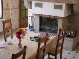 Maison familiale avec cheminée, jardin et WiFi à Esley, Vosges - FR-1-589-743 - - 4