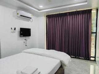 Glr Hills Hotel - Pune - 8