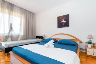 Spacious 2 Bedroom Apartment With Balcony - Happy Rentals - Brodarica - 4