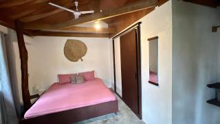 Yay Lodge SIARGAO, private room 4 with AC & hot shower and fast Starlink Wifi - General Luna - 0