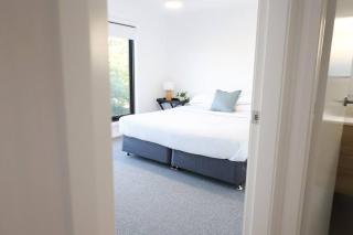 Stylish Stay 4BR Central Wagga - 8