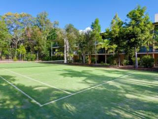 Baden 96 - Rainbow Shores. Pool. Tennis court. Walk to beach - Rainbow Beach - 2