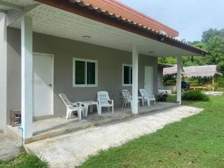 Near & Far - Koh Lanta - 0