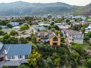 The Riverside Lodge 9 - Hermanus - 9
