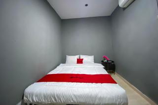 RedDoorz at Marina City Waterfront - Pembunuh - 0