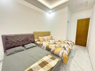 Griya Mahoni Palagan Homestay Jogja - Ngaglik - 3