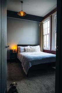 The Bolt Hole - Stratford Upon Avon - Central - Free Offstreet Parking - 2 Bed Luxury Apartment - 3
