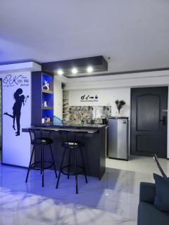Condo Azur Suites B316 near Airport, Netflix, Stylish, Cozy with swimming pool - Lapu Lapu City - 3