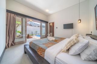 Luxury 2BD Pool Villa, 5mins Beach, Walk to Cafes! - Canggu - 6