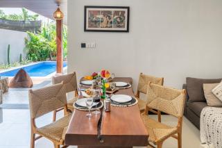 Luxury 2BD Pool Villa, 5mins Beach, Walk to Cafes! - Canggu - 4